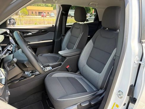 Used 2026 Chevrolet TrailBlazer LT w/ LT Cold Weather Package FWD image 18