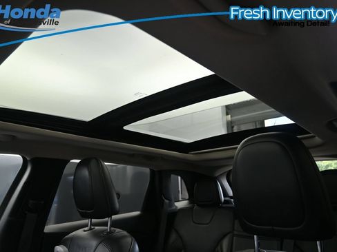 Used 2015 Jeep Cherokee Limited AWD/4WD image 16