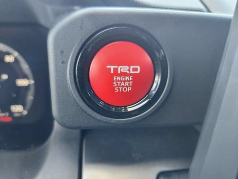 Certified 2025 Toyota Tacoma TRD Sport AWD/4WD image 19