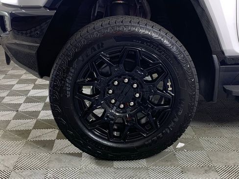 New 2026 GMC Hummer EV 4x4 Crew Cab w/ LPO, Dark Essentials Package image 12