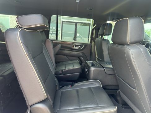 Used 2023 Chevrolet Suburban Premier AWD/4WD image 13