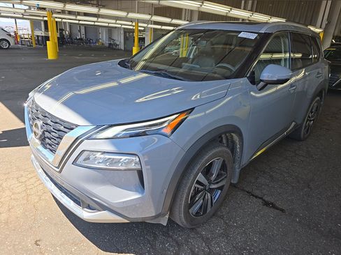 Used 2023 Nissan Rogue Platinum w/ Platinum Premium Package FWD image 3