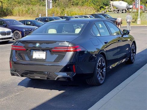 New 2026 BMW 530i xDrive w/ M Sport Package image 5