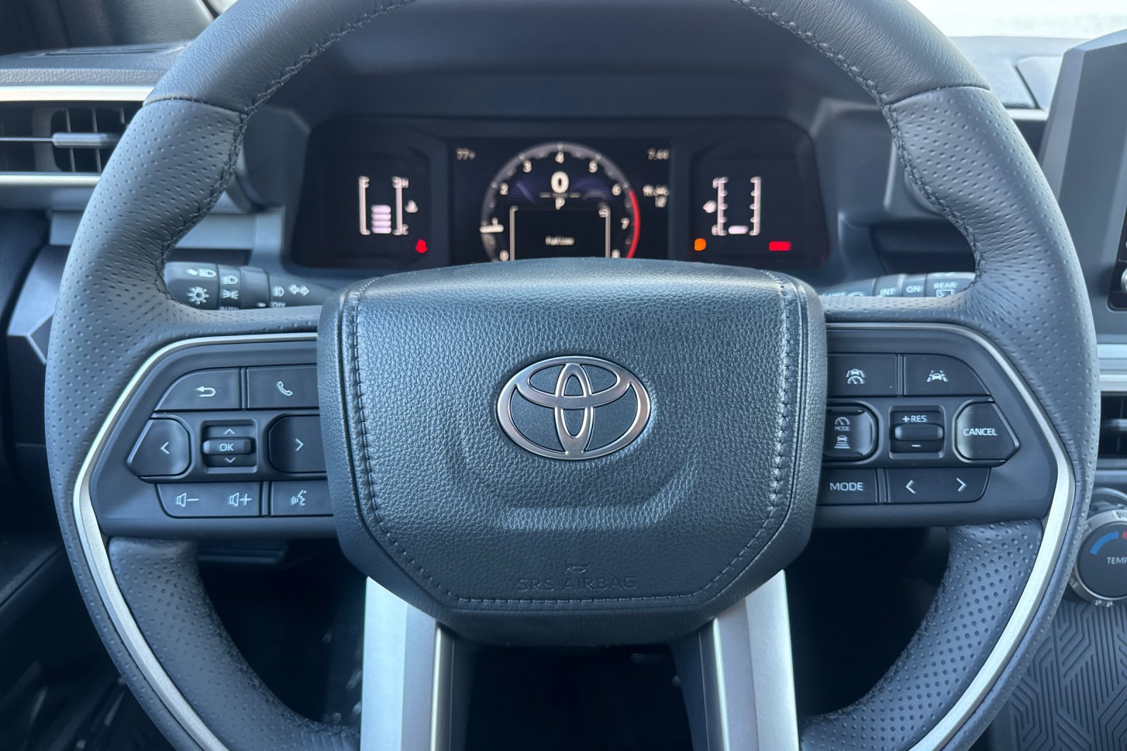 New 2026 Toyota 4Runner SR5 AWD/4WD image 25