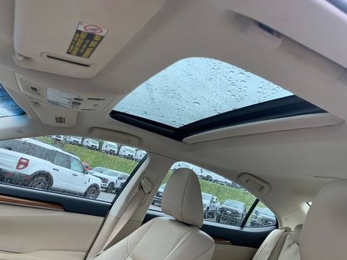 Used 2014 Lexus ES 300h w/ Luxury Package w/Bamboo Trim FWD image 38