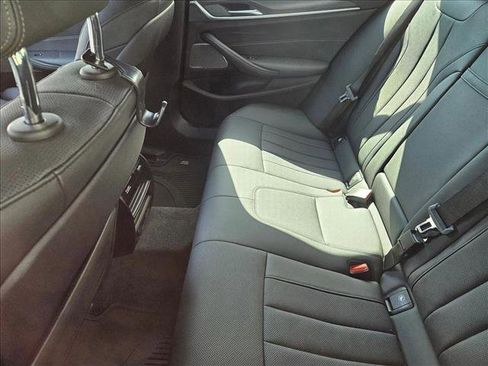 Used 2021 BMW 530i w/ M Sport Package image 11