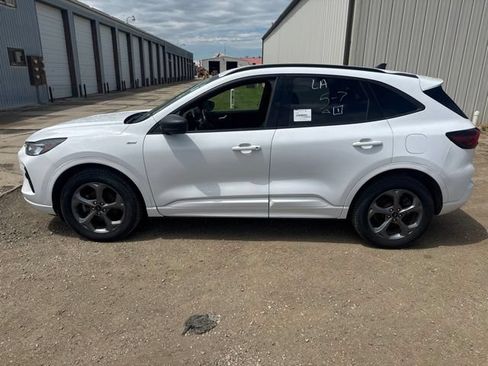 Used 2023 Ford Escape ST-Line AWD/4WD image 7