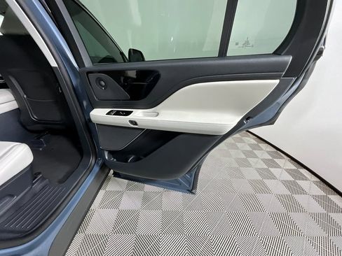 Used 2025 Lincoln Aviator Reserve image 24