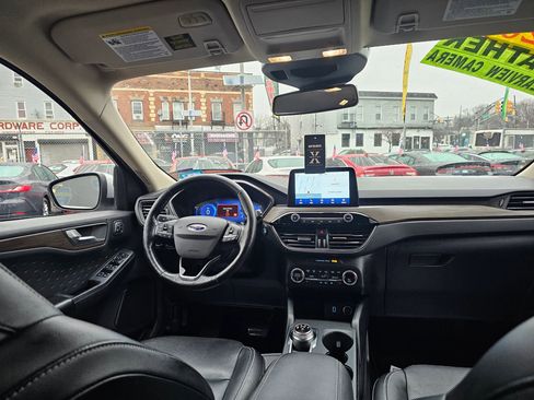 Used 2020 Ford Escape Titanium image 15