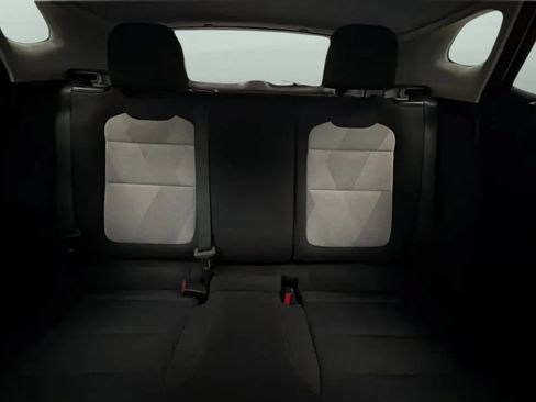 Used 2025 Chevrolet Trax LS FWD image 17