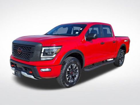 Used 2023 Nissan Titan PRO-4X AWD/4WD image 3