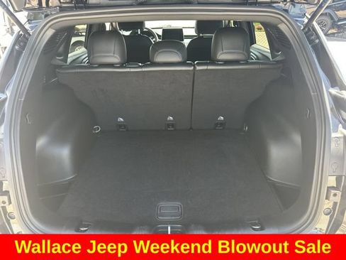 Certified 2025 Jeep Compass Latitude AWD/4WD image 9