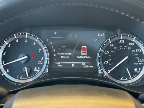 Used 2022 Toyota Highlander XLE FWD image 32