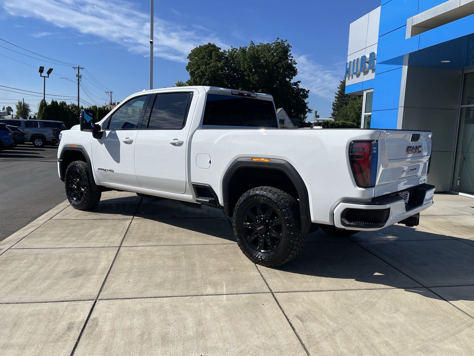 Used 2025 GMC Sierra 2500 AT4 AWD/4WD image 3