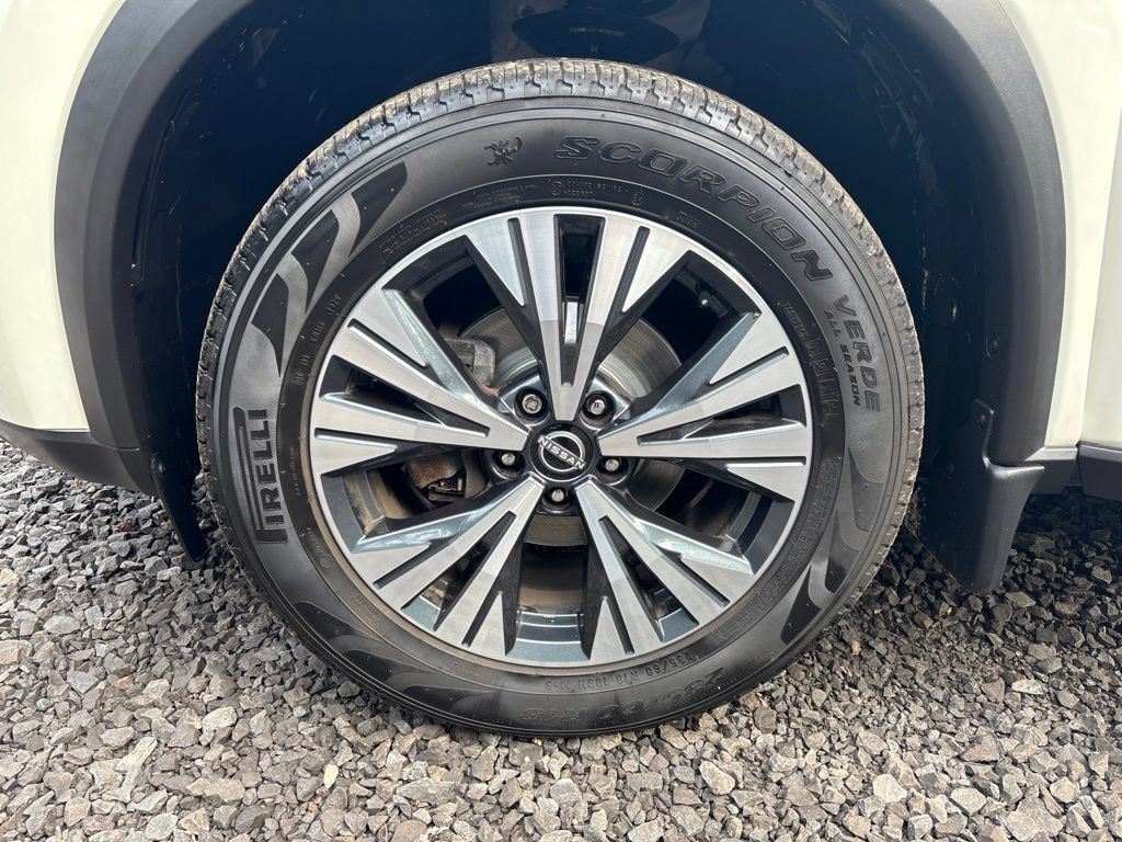 Certified 2023 Nissan Rogue SV w/ SV Premium B Package AWD/4WD image 11