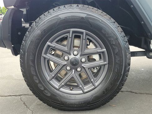 Used 2024 Jeep Wrangler Sport S image 28