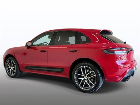 Used 2024 Porsche Macan image 12