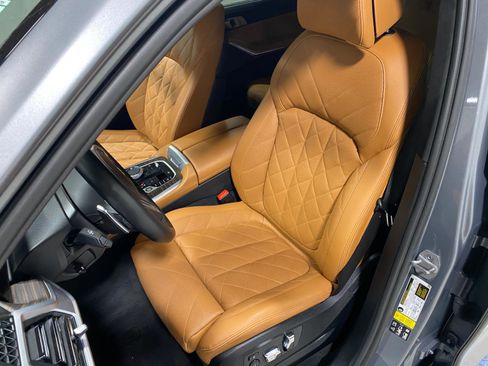 Used 2024 BMW X7 xDrive40i w/ Executive Package image 13