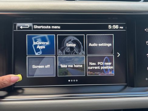 Used 2016 Land Rover Range Rover HSE image 35