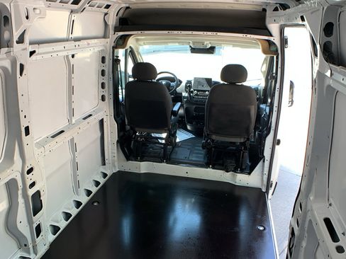 Used 2024 RAM ProMaster 2500 w/ Premium Convenience Group image 32