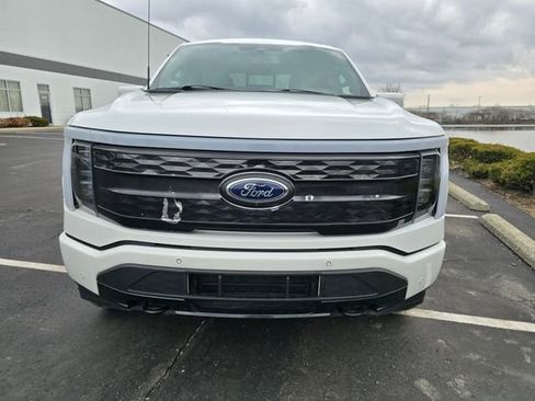 Used 2023 Ford F150 Lightning Platinum image 17