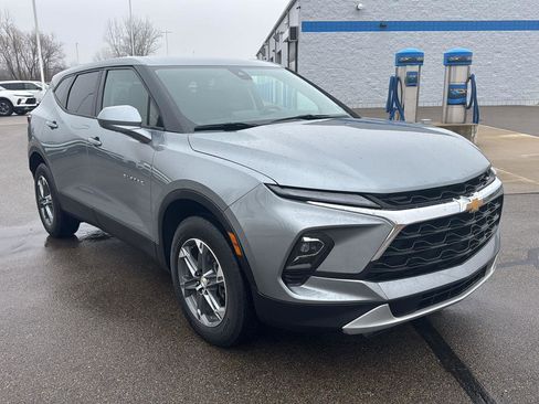 Used 2025 Chevrolet Blazer LT image 8