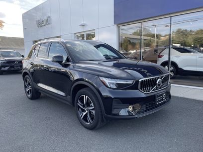 Certified 2025 Volvo XC40 B5 Core