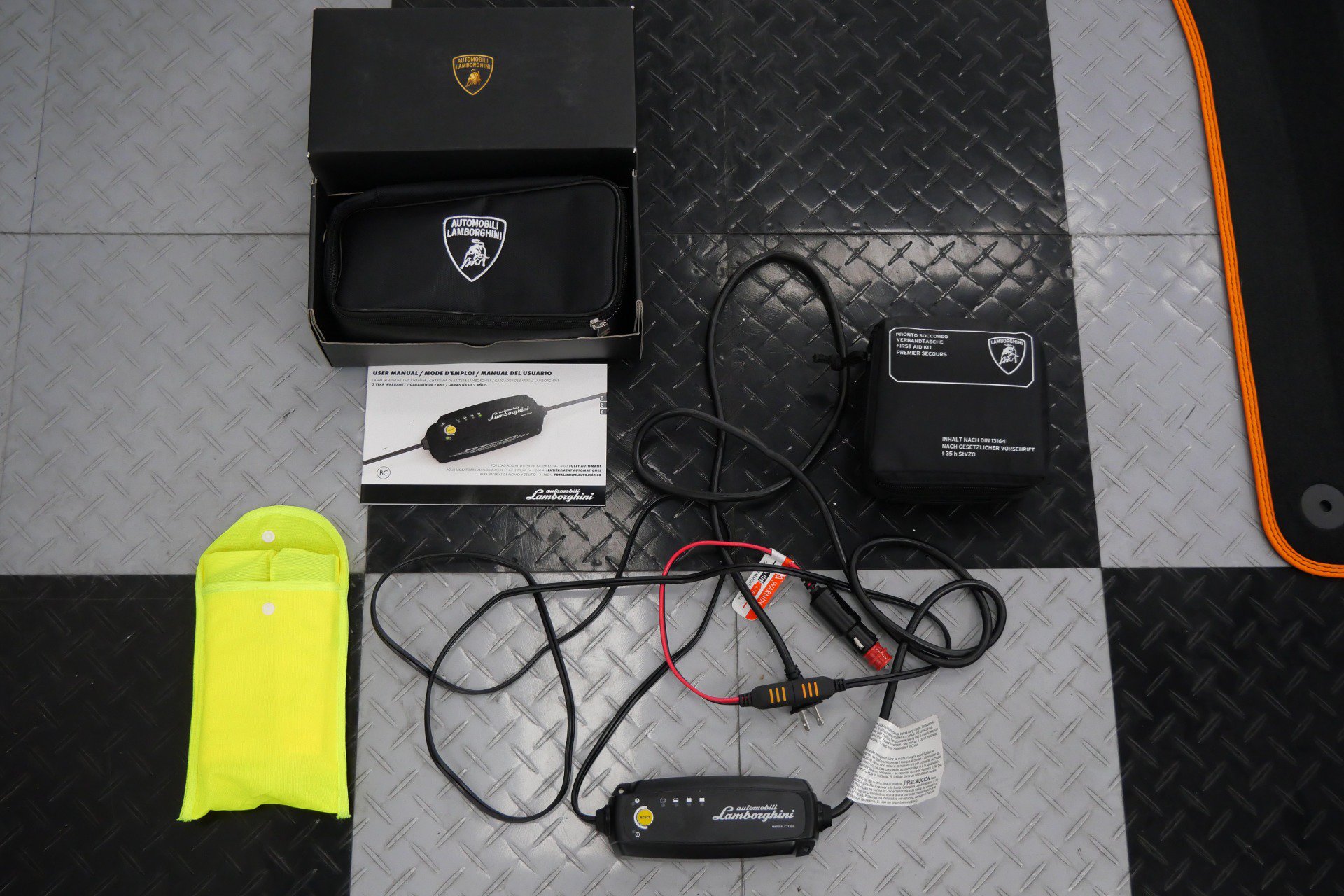 Used 2023 Lamborghini Urus S AWD/4WD image 41