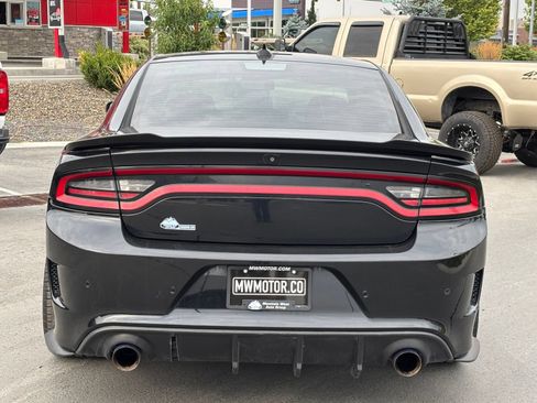 Used 2019 Dodge Charger R/T RWD image 9