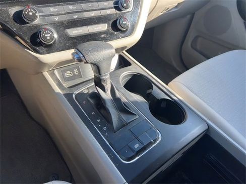 Used 2018 Kia Sedona LX image 13