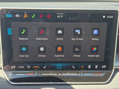 New 2026 Volkswagen Tiguan SE R-Line image 19