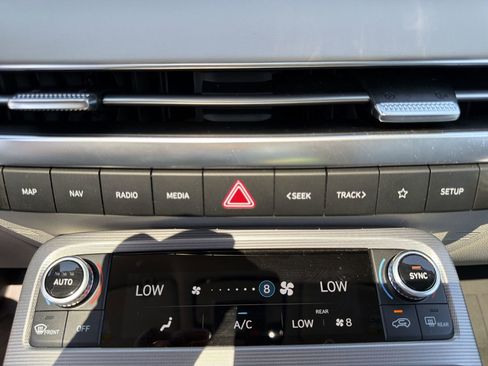 Used 2023 Hyundai Palisade Calligraphy w/ Winter Package AWD/4WD image 22