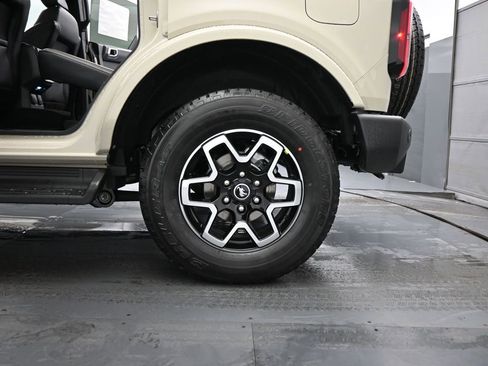 New 2025 Ford Bronco Outer Banks image 23