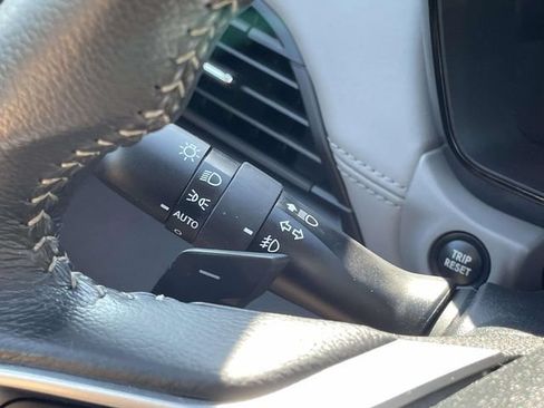 Used 2024 Subaru Outback Premium AWD/4WD image 27