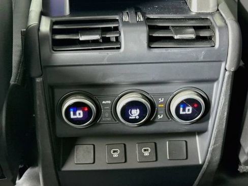 Certified 2024 Land Rover Defender 130 X-Dynamic SE AWD/4WD image 27