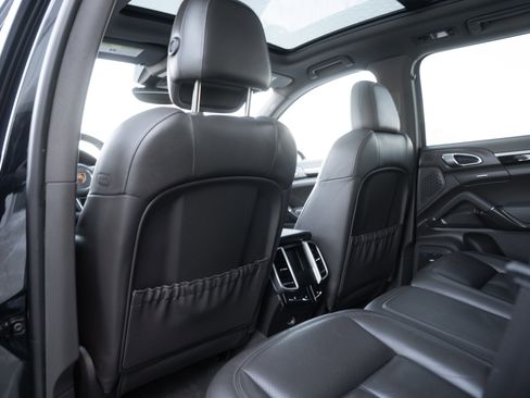 Used 2018 Porsche Cayenne image 28