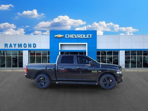 Used 2017 RAM 1500 Express w/ Black Ram 1500 Express Group AWD/4WD image 2
