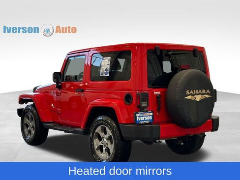 Used 2018 Jeep Wrangler Sahara w/ Connectivity Group AWD/4WD image 12