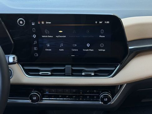 Used 2025 Chevrolet Equinox ACTIV w/ Safety and Technology Package FWD image 17