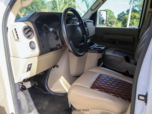 Used 2017 Ford E-450 and Econoline 450 Super Duty w/ Motorhome Prep Package RWD image 61