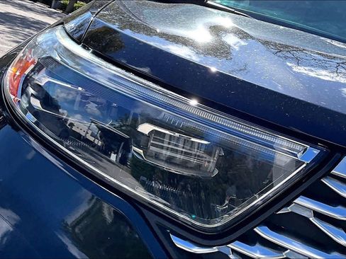 Used 2020 Ford Explorer Platinum w/ Premium Technology Package image 28