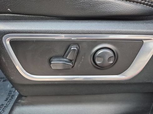 Used 2024 RAM 1500 Laramie AWD/4WD image 13