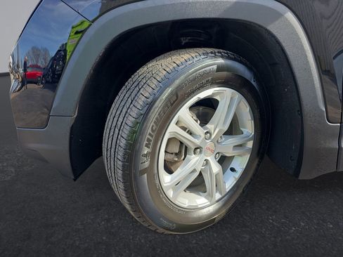 Used 2023 GMC Terrain SLE w/ Driver Convenience Package image 42