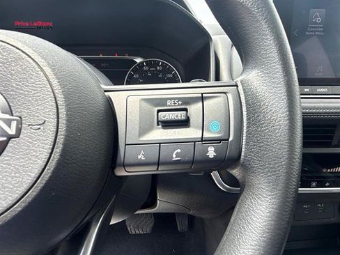 Used 2024 Nissan Rogue SV AWD/4WD image 23