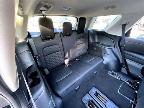 Certified 2025 Nissan Pathfinder SV image 17