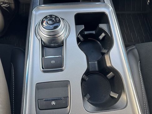 Used 2022 Ford Edge ST image 24