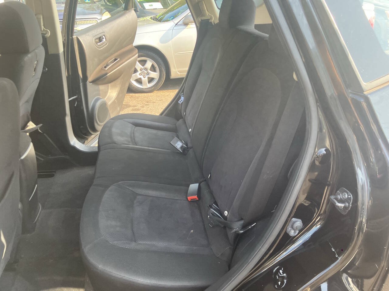 Used 2015 Nissan Rogue S w/ Convenience Package AWD/4WD image 24
