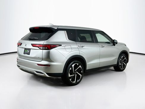 Used 2024 Mitsubishi Outlander SE FWD image 9