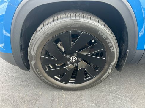 Used 2025 Volkswagen Atlas SE w/ Panoramic Sunroof Package FWD image 26