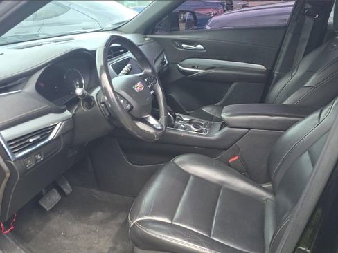 Used 2021 Cadillac XT4 Premium Luxury image 6